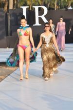 Model walk the ramp for Fatima Khan Show at IRFW 2012 in Goa on 1st Dec 2012 (2).JPG